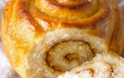 Cinnamon Roll Apple “Lasagna” โ A Cozy Layered Dessert That Tastes Like Fall