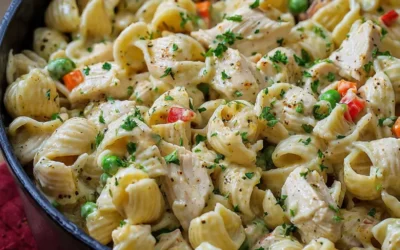 The Best Chicken Pot Pie Pasta Recipe (Comfort Food in 30 Minutes!)