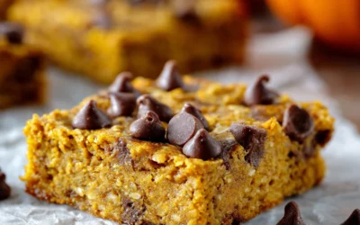 Healthy Pumpkin Oatmeal Bars (Fluffy & Moist)