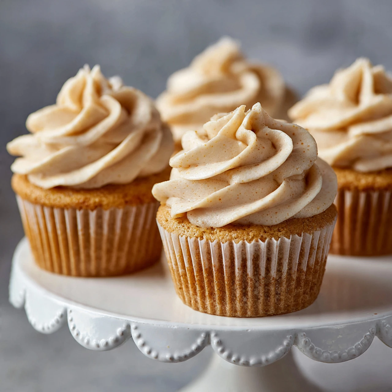 Roor Beer Float Cupcakes Roor Beer Float Cupcakes
