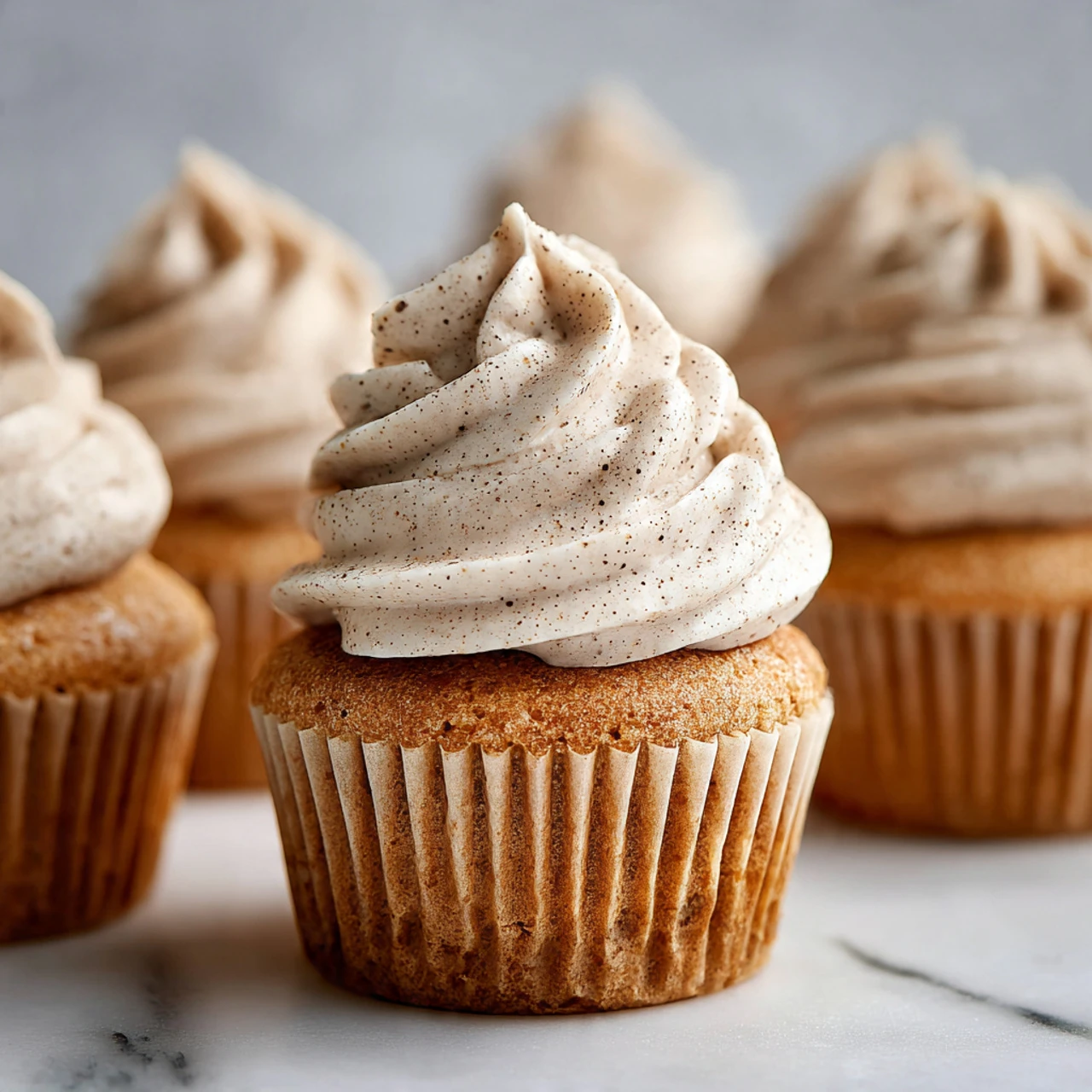 Banana Cupcakes With Cinnamon Buttercream! Banana Cupcakes Cinnamon Buttercream